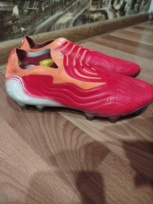 Продам бутсы футбольные