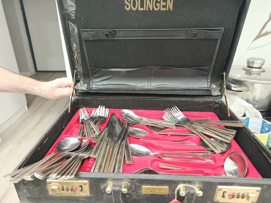 Продам набор столовых приборов