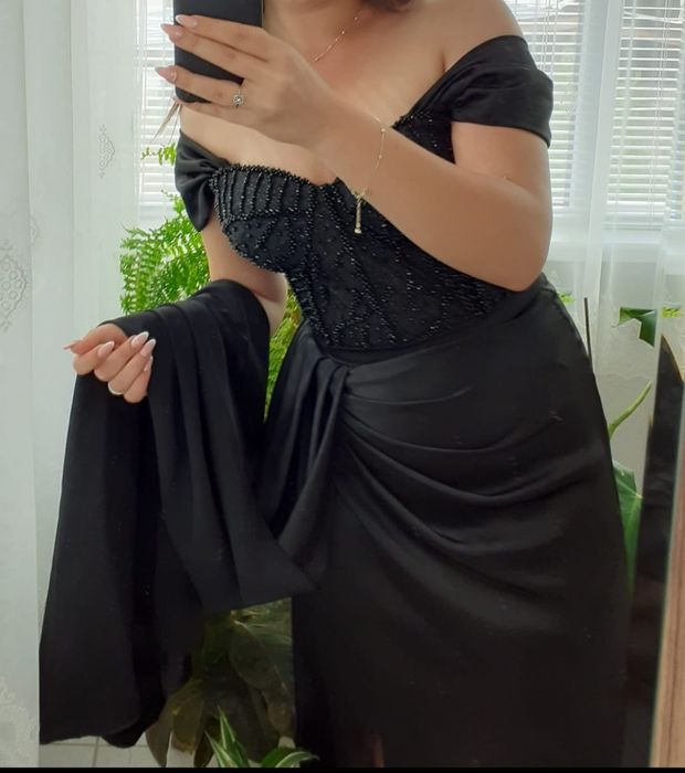 Елегантни вечерни рокли