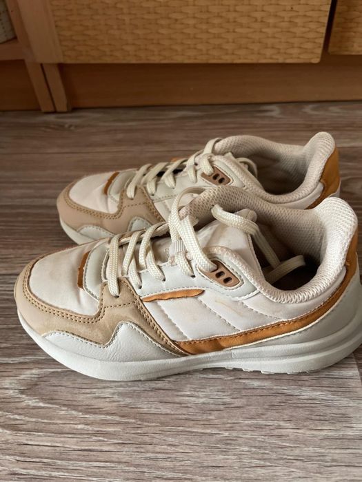 Детская обувь на девочку