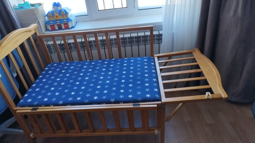 Продам Кровать детская с люлькой.