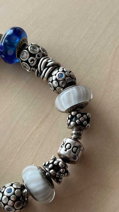 Сребърна гривна Pandora с 23 талисмана