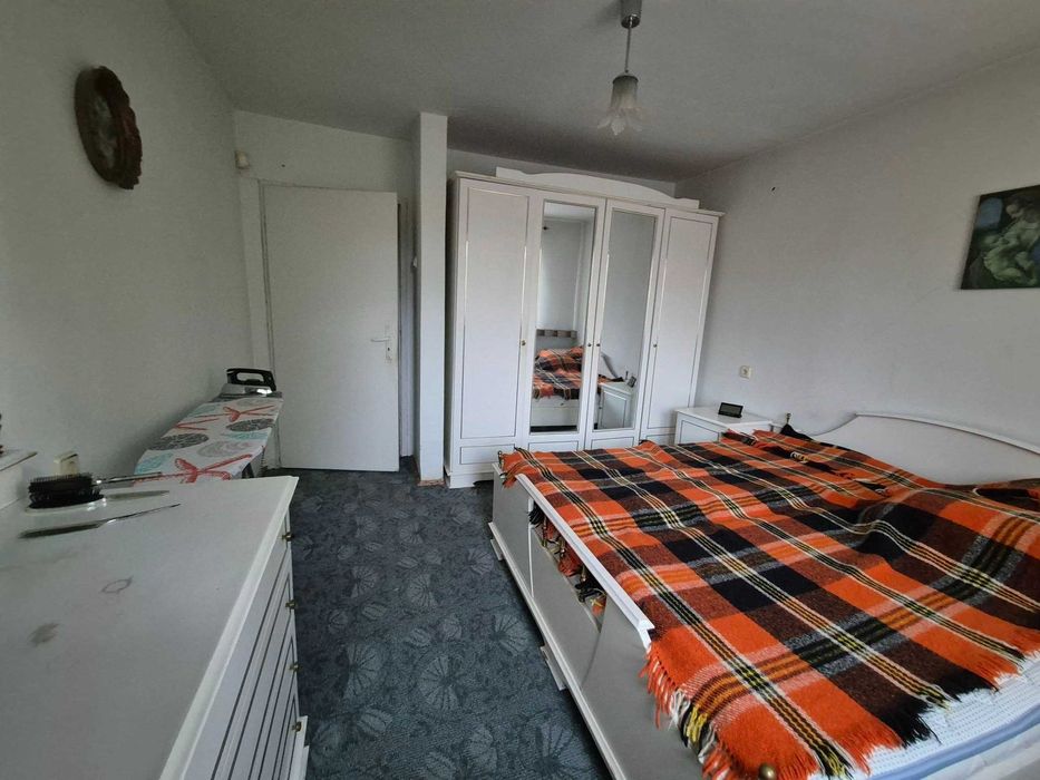 Еднофамилна двуетажна къща!!! Разбойна!!!