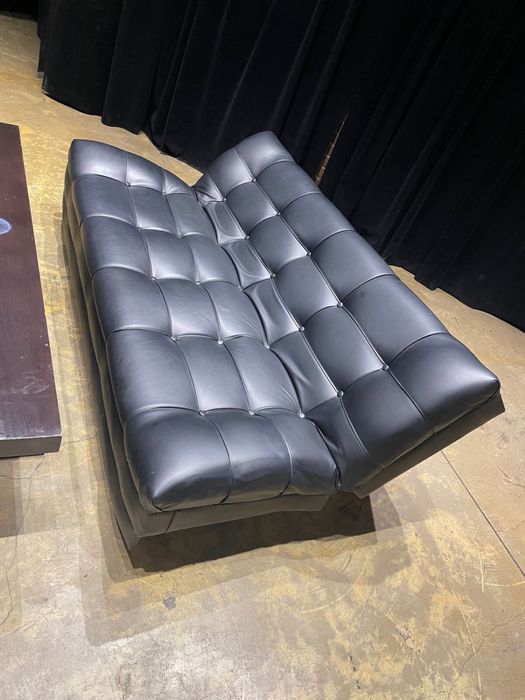 Диваны , черные раскладные 10шт