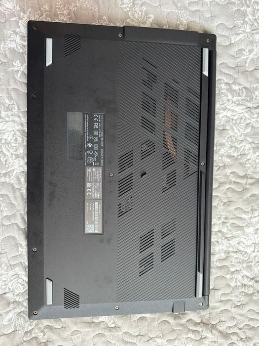 Asus Vivobook Ryzen 5 7520U OLED