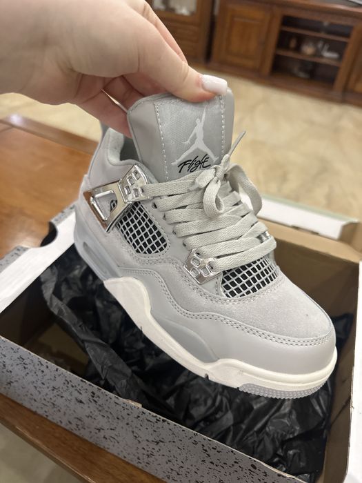 jordan 4 gri noi