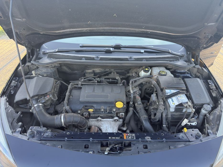 Opel Astra J Sedan 1.4 Turbo 140 CP Benzină 2018
