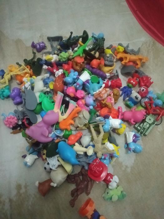 Игрушка киндер машина сотилади.! Детские киндер! Tayyor biznes.!