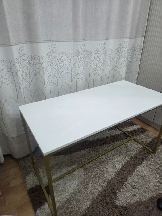 Продам стол в отличном состоянии