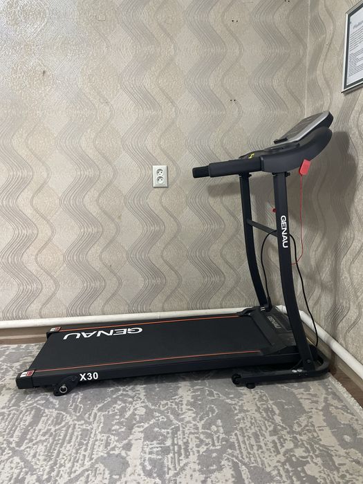 Беговая дорожка GenaU.