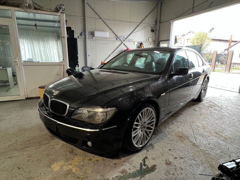 Bara/masca/spoiler spate Bmw seria 7 E65
