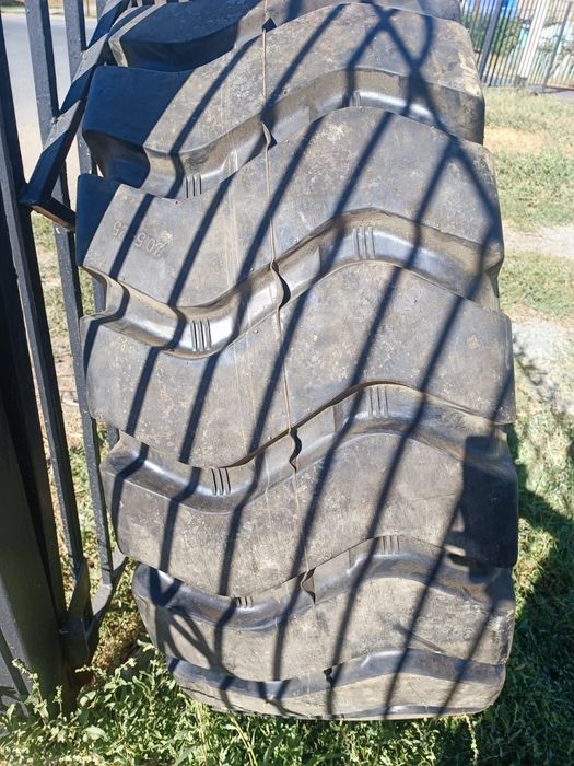 Продам покрышки спецтехника