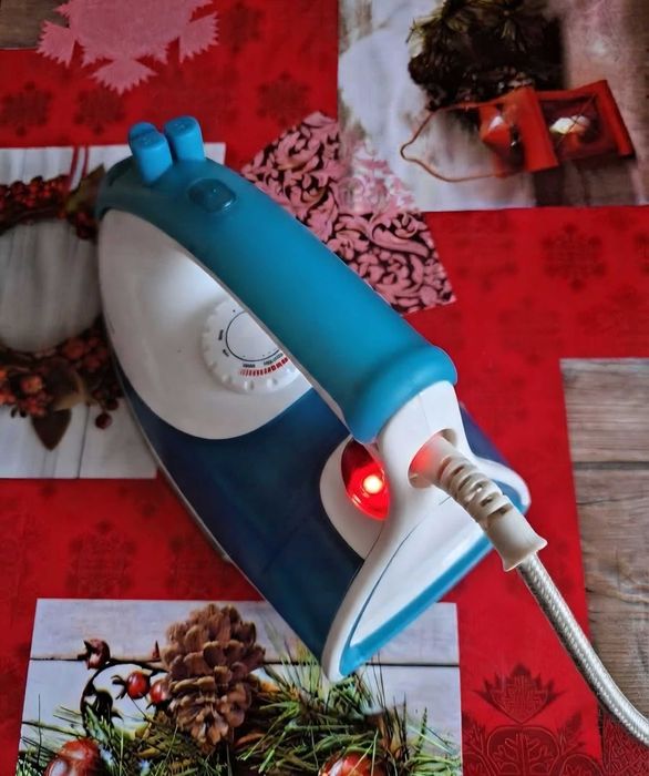Presă de călcat Philadelphia Steam Iron RW 1806, 1600W, Nouă (Nefolosită)
