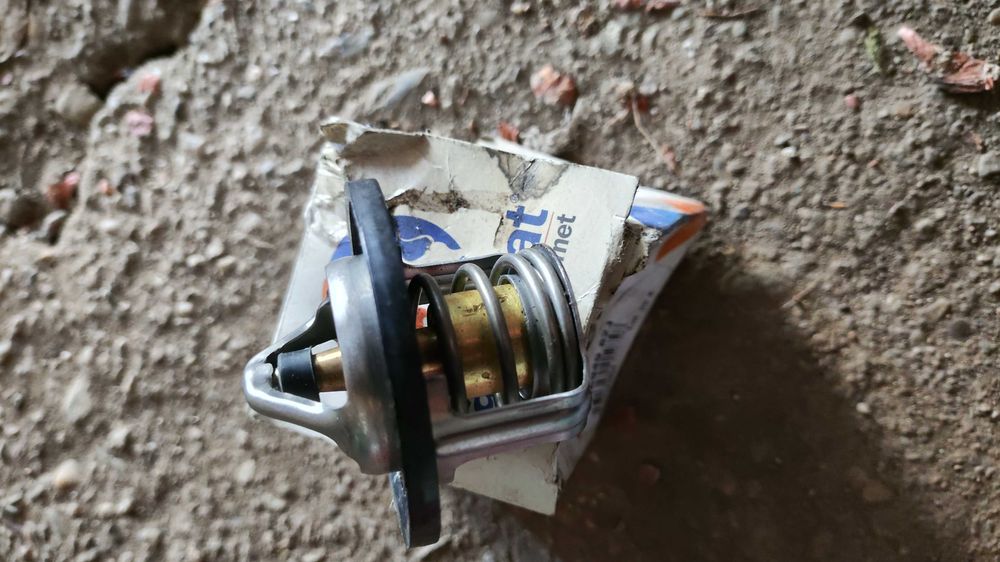 Хюндай и30 бензинов.Останали части след продажба.