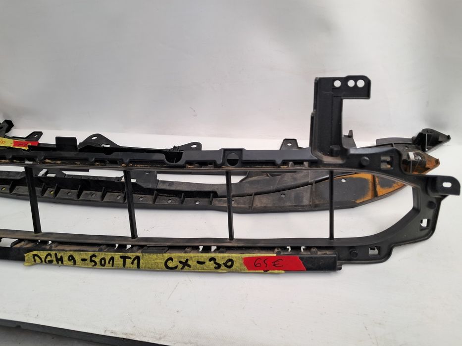 Грил решетка в броня  под броня Mazda  CX 30