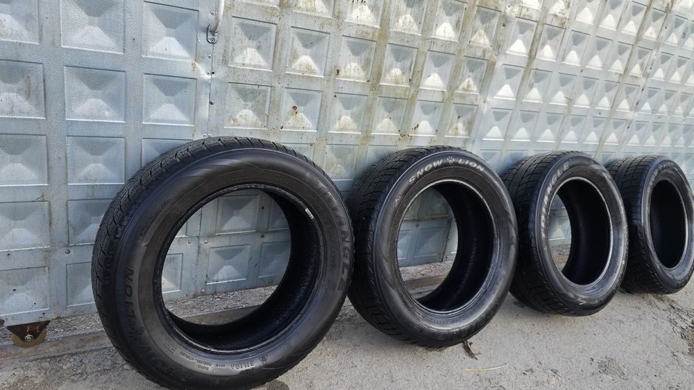 Зимние шины 215/60/16
