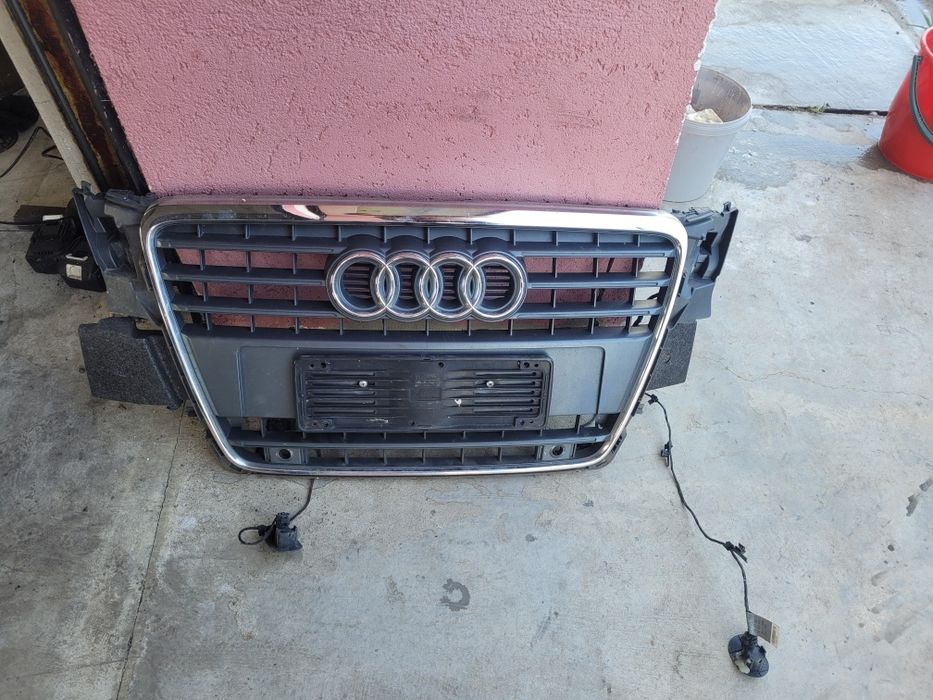 Grila centrala Audi a 4b8 cu senzori