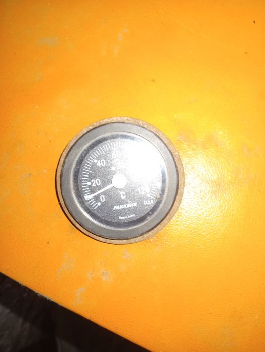 Vind cazan pe lemne cărbuni brichete