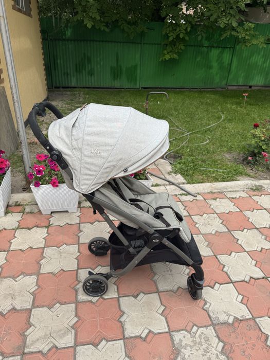 Коляска детская Joie