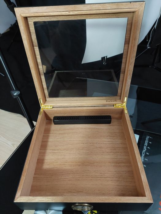 Хумидор за пури Adorini