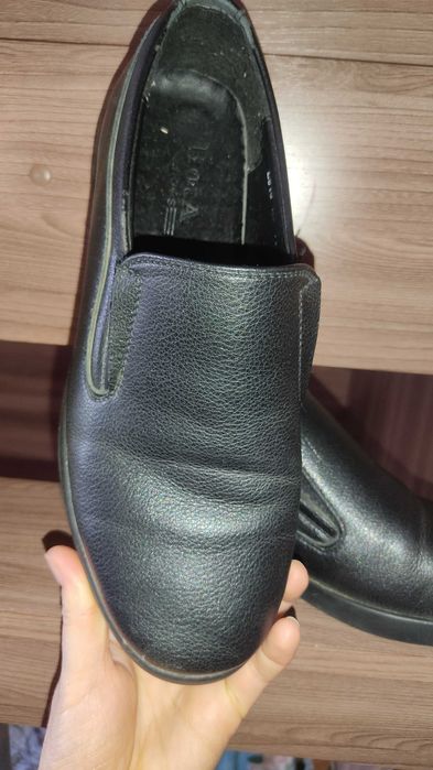 Продам школьные туфли на подростка