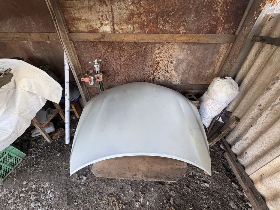 Капот от камри 40