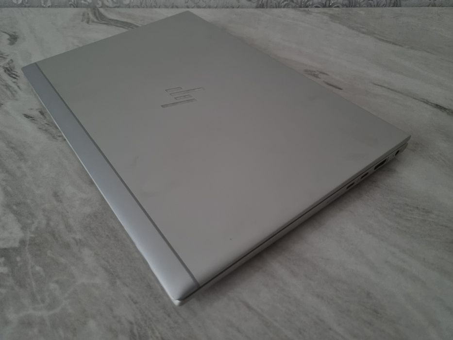 Hp elitebook g8 i7 iris xe