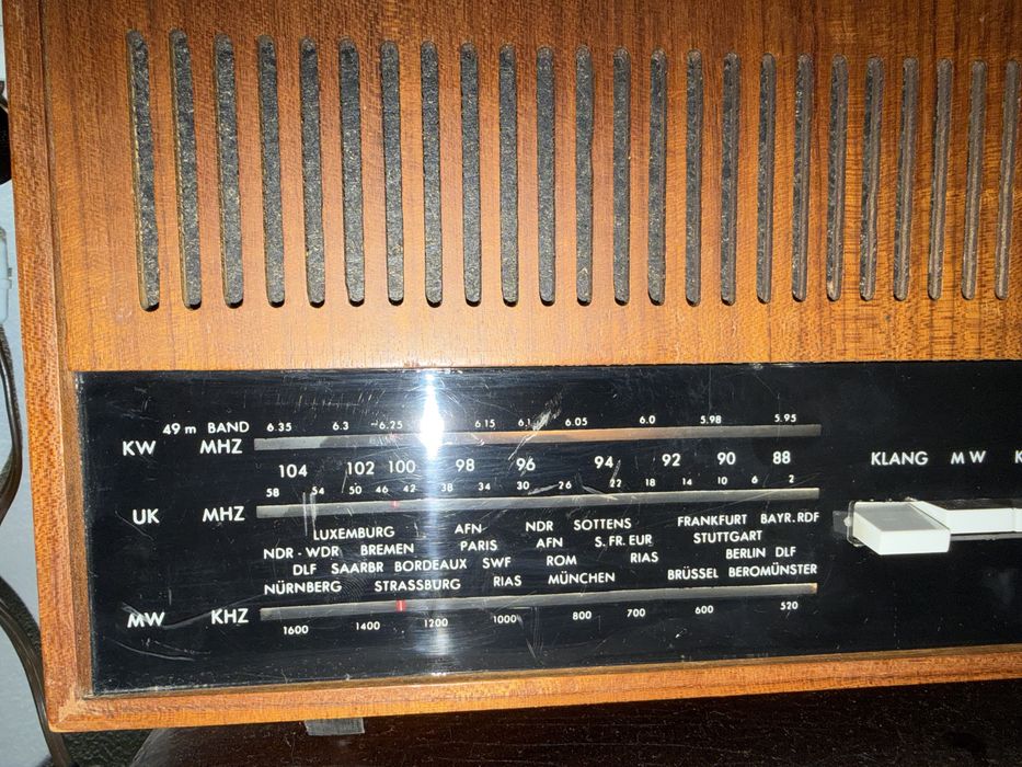 Radio pe lampi Intel