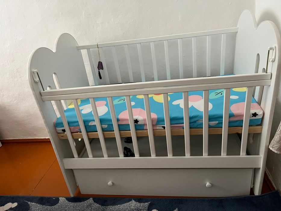 Детский кроватка. Манеж