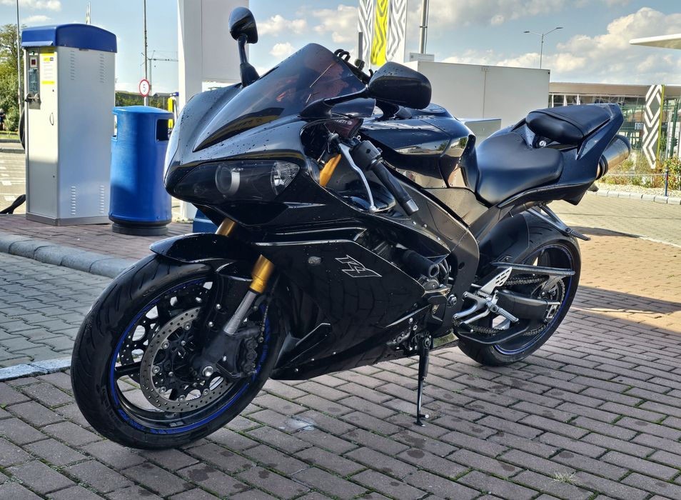 Yamaha YZF-R1 (RN19)
