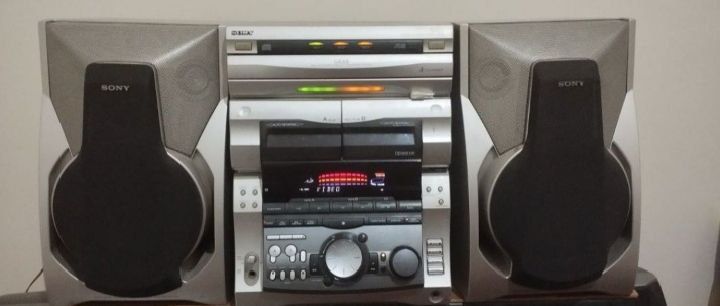 Sony muzikalniy sentr