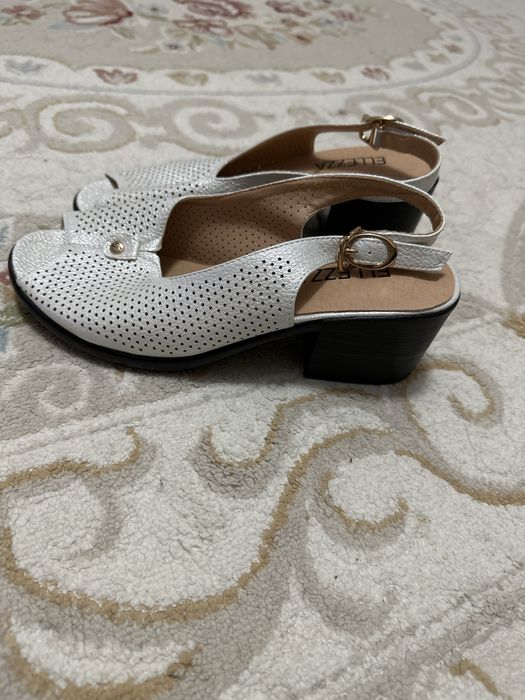 Женская обувь