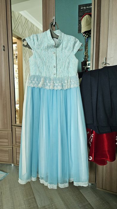 Платье в хорошем состоянии, одевала несколько раз.