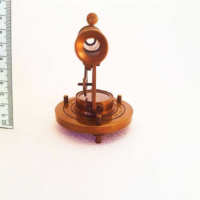 Алидад месингов с вграден компас и нивелир