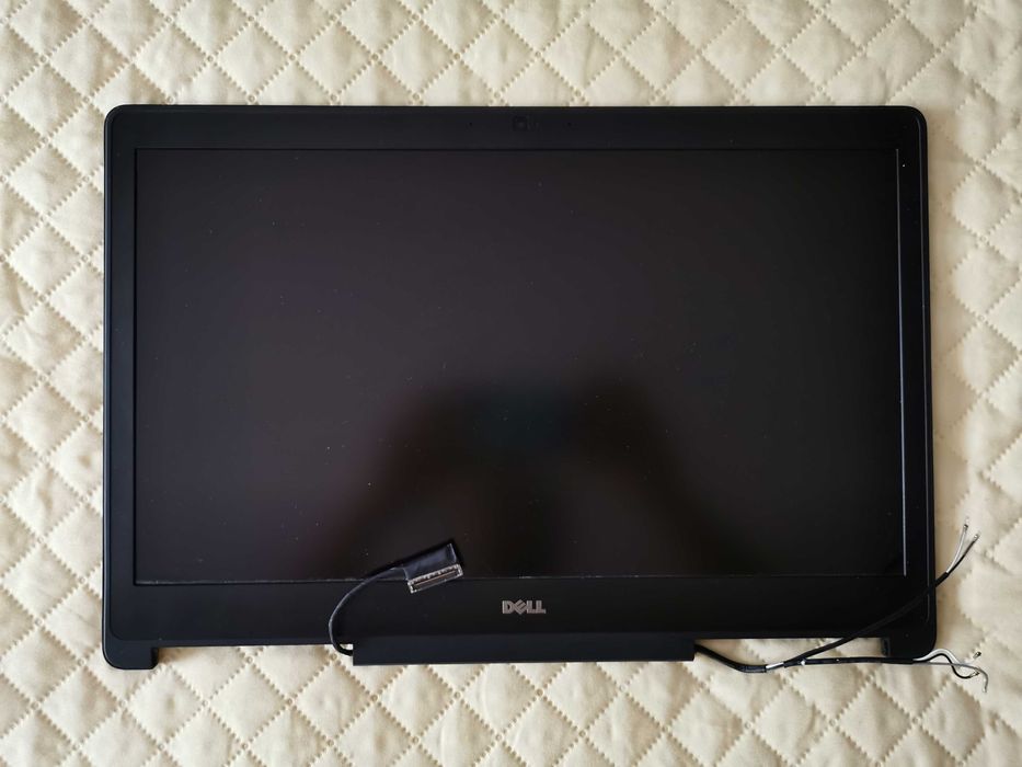 Dell Precision 7720 FHD Xeon 3.8GHz RAM 64GB Nvidia P4000 8GB WWAN