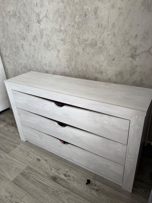 Продам спальный гарнитур