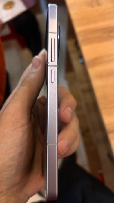 Продам Poco F7 pro