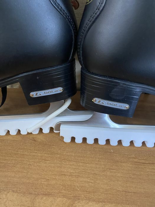 Продаются коньки фирмы "Ботас"