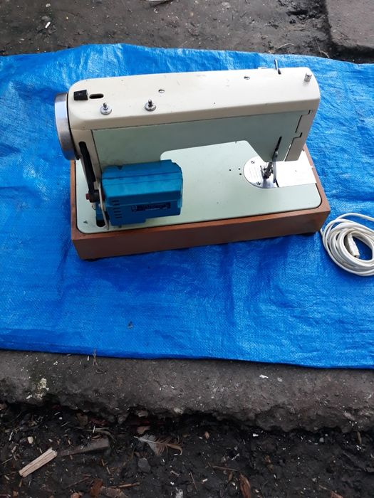 Maşină de crust electronica