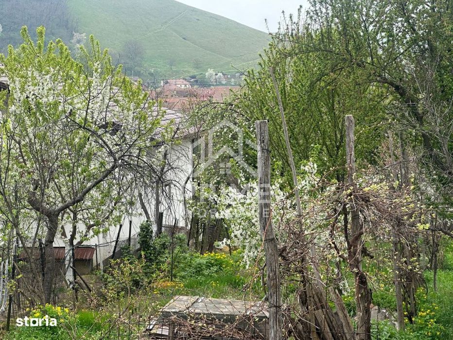 Casa Individuala 115 mp| 5 camere, teren 496 mp| zona Cugir