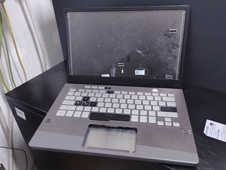 Laptop Asus - carcasă Zephyrus G14