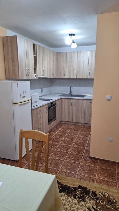 Дава се под наем Тристаен апартамент в Варна, Център - 83 кв.м за 732.87 € - Снимка #3