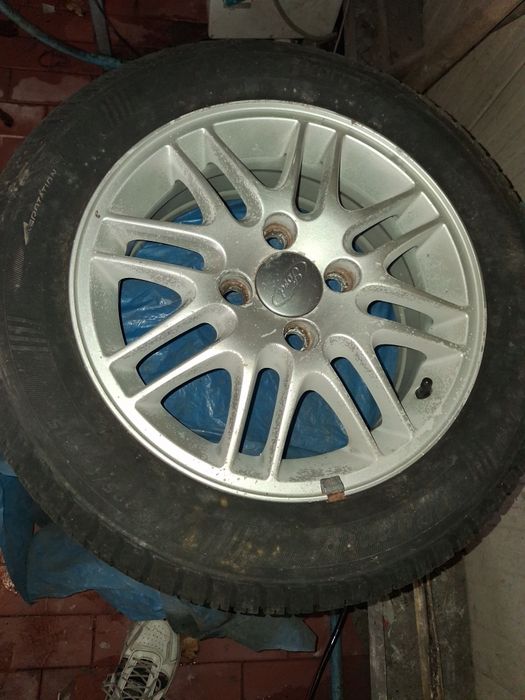 Vând set roți ford focus