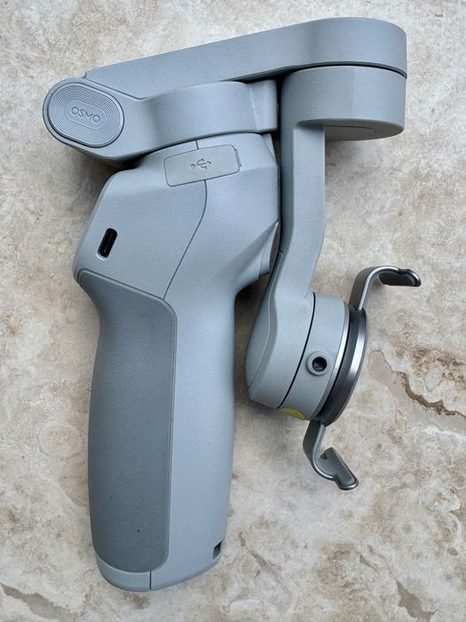 DJI OM 4 Osmo Mobile 4 Gimbal Stabilizator Telefon – Stare Excelentă
