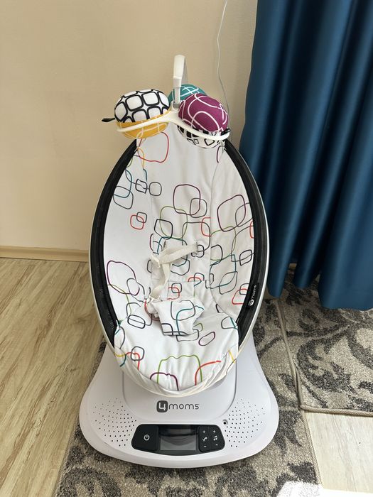 Продавам люлка 4moms mamaRoo в добро състояние