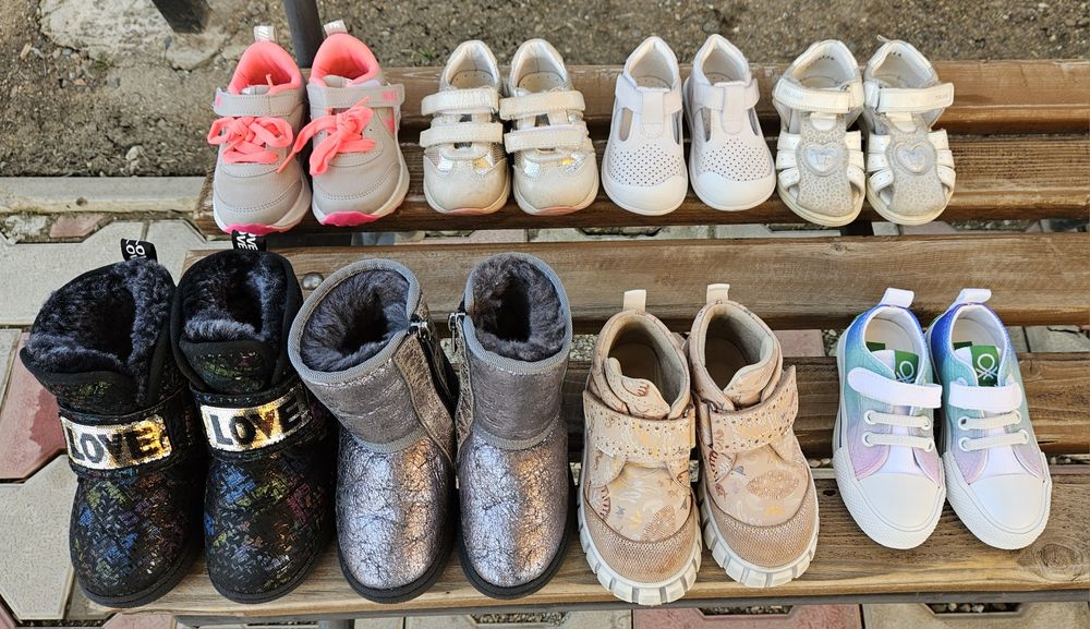 Продам детскую обувь