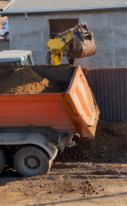 Închiriez utilaje pentru construcții/deszăpezire etc.