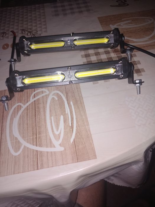 Комплект 2 бр универсални LED дневни светлини