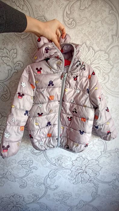 Продам куртки на девочку