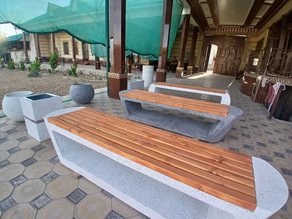 Miramirni skameyka urna